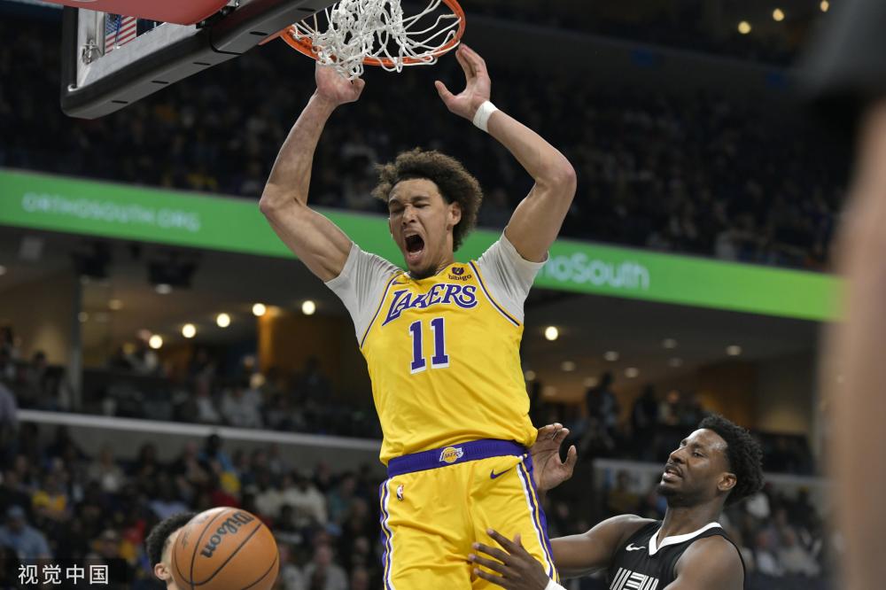 首球的到来 首球的到来