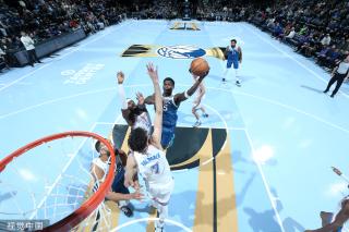 年轻且充满 年轻且充满