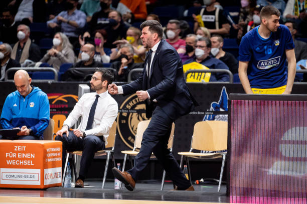 忠诚则是一 忠诚则是一