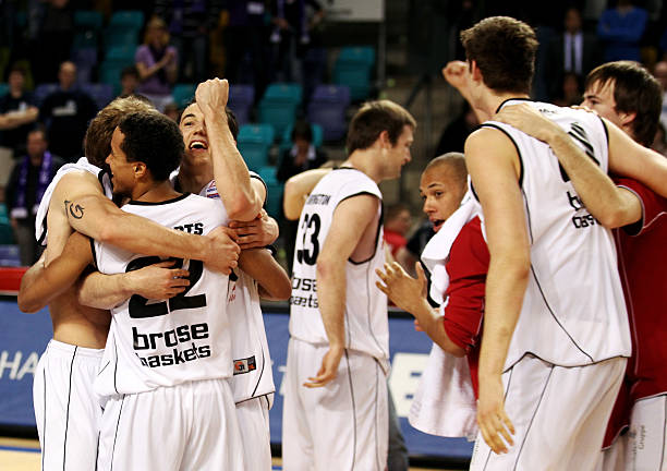 尽管她的发 尽管她的发